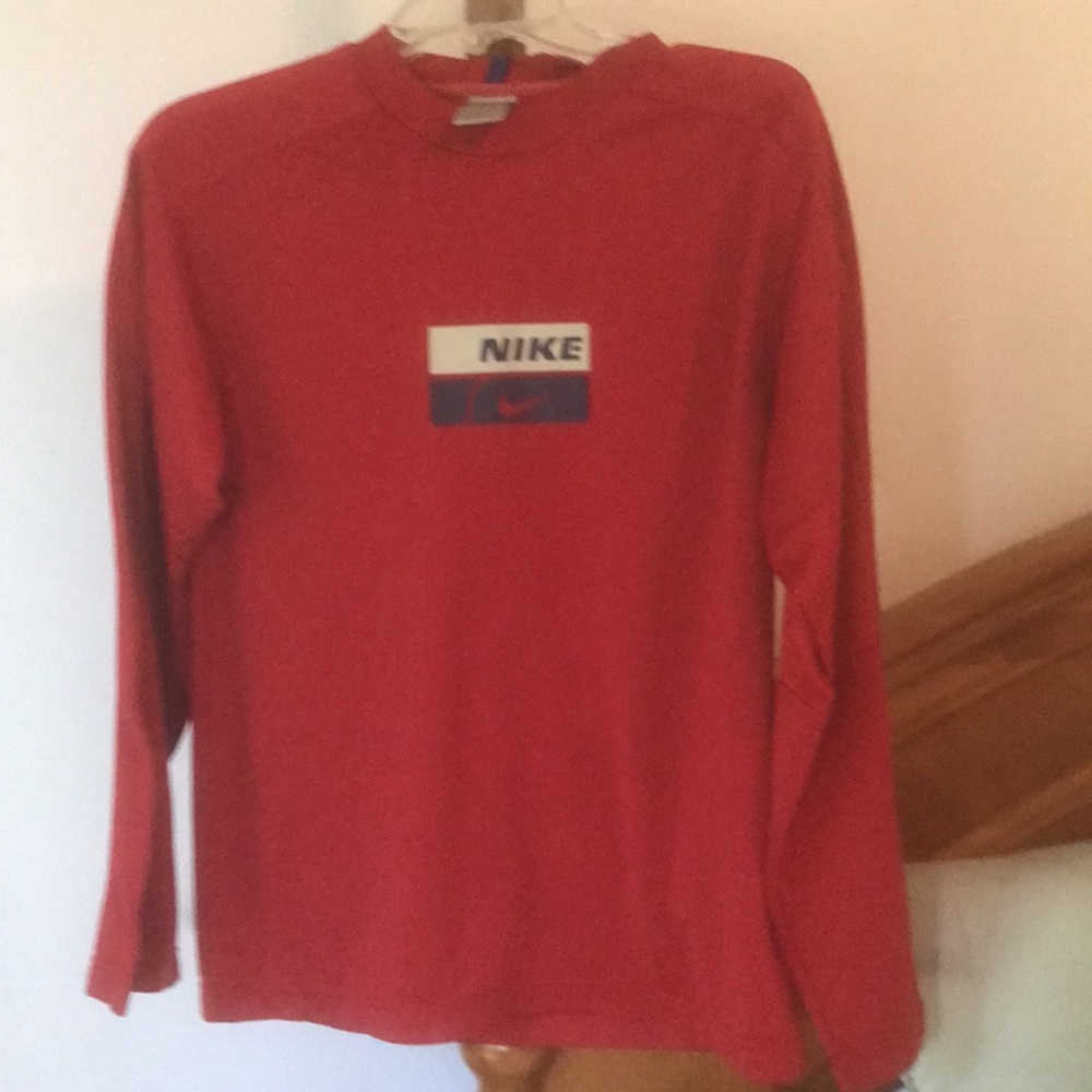 Youth Nike Red Long Sleeve Shirt Size XL (18-20)